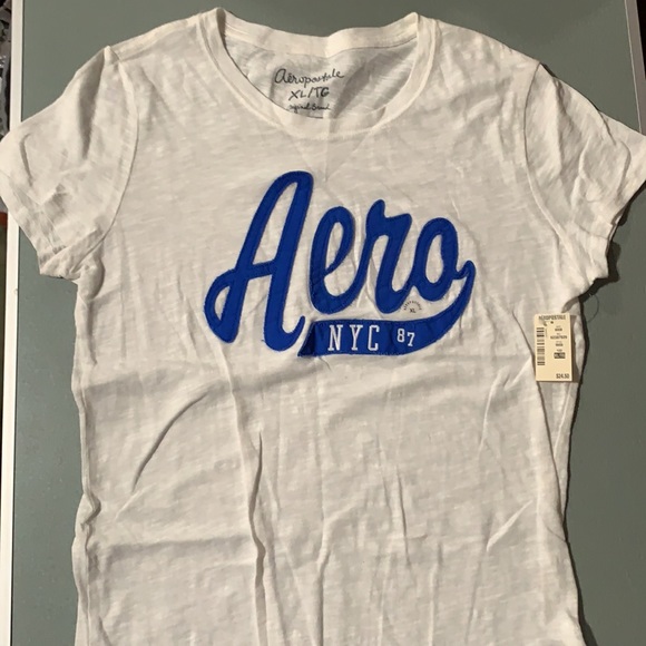 ✨New with tag Aeropostale women’s T-shirt - Picture 2 of 4